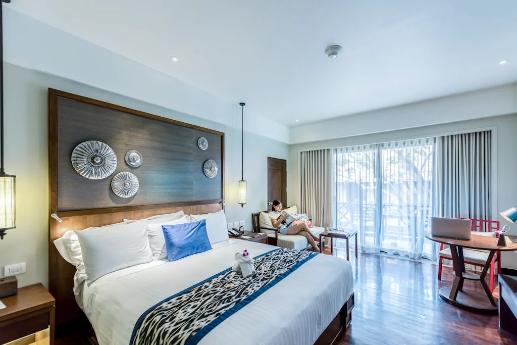 Отель рядом с площадкой